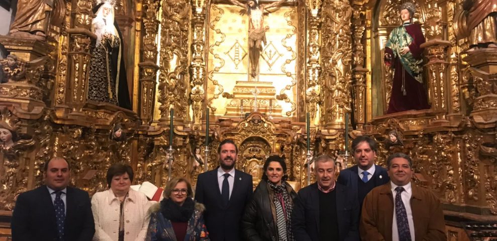 Nuria Barrera visita la capilla de la Santa Vera-Cruz