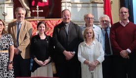 Visita de Mª. Victoria López a la Hermandad de la Borriquita